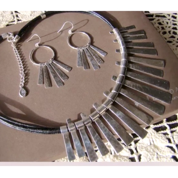 Silpada Vintage Sterling Silver “Nod To Mod" Textured Fringe Dangle Earrings - Picture 3 of 10